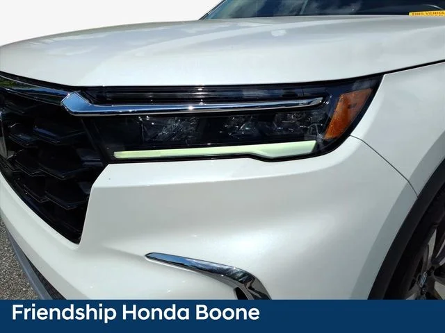 Used 2025 White Honda Touring image 2