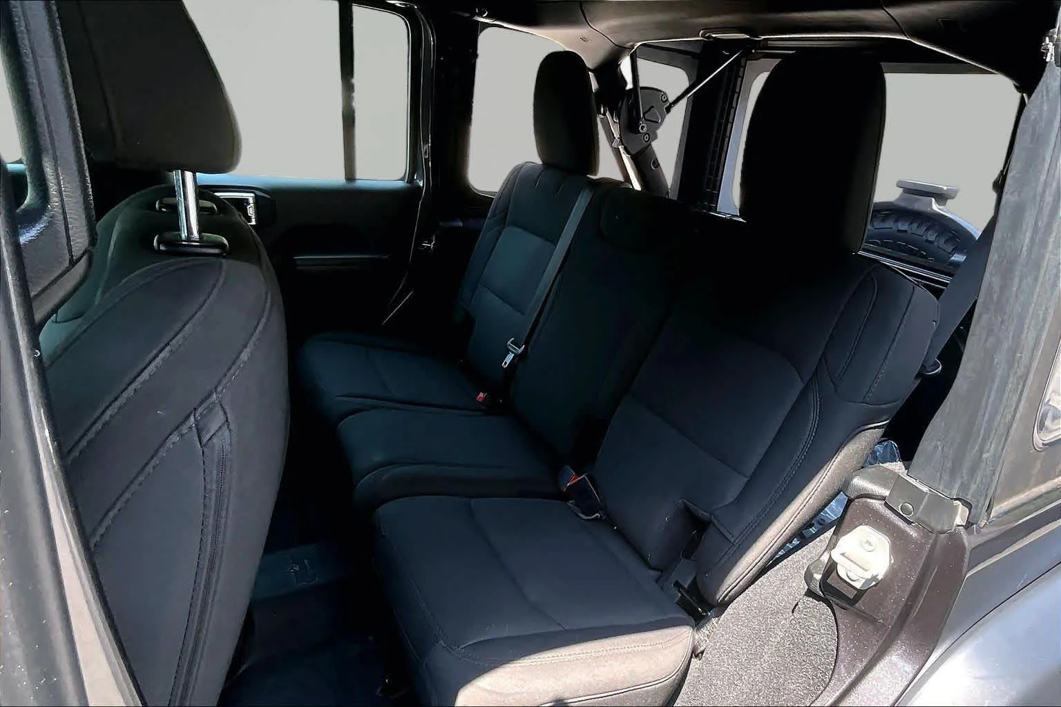 Used 2023 Granite Crystal Metallic Clearcoat Jeep Sport image 21