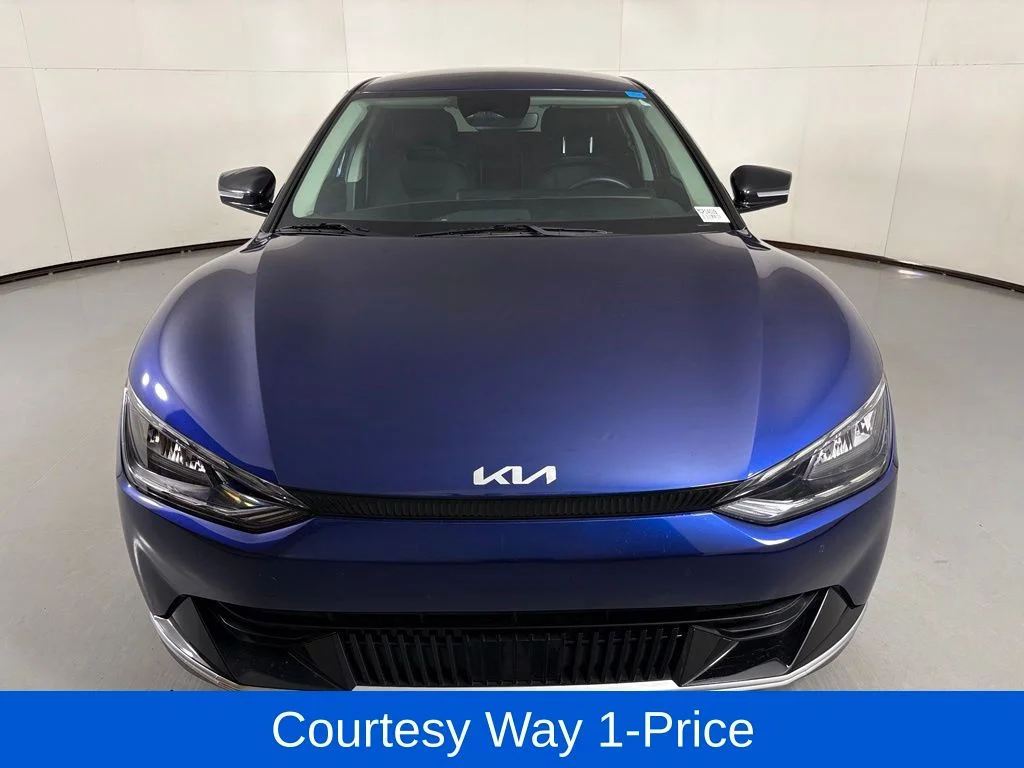 Used 2023 Blue Kia Wind image 4