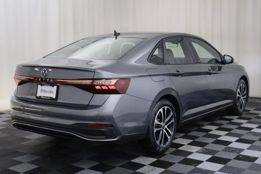 New 2026 Platinum Grey Volkswagen 1.5T Sport image 17
