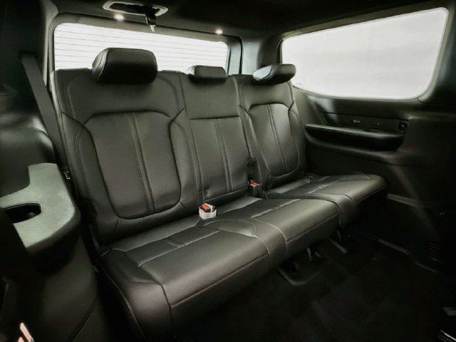 New 2026 Velvet Red Pearl-Coat Exterior Paint Jeep Upland image 28
