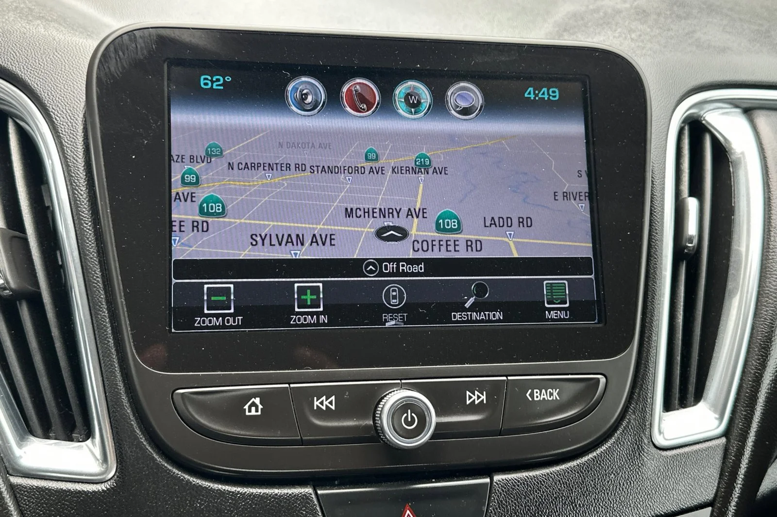 Used 2018 Sandy Ridge Metallic Chevrolet Premier image 18