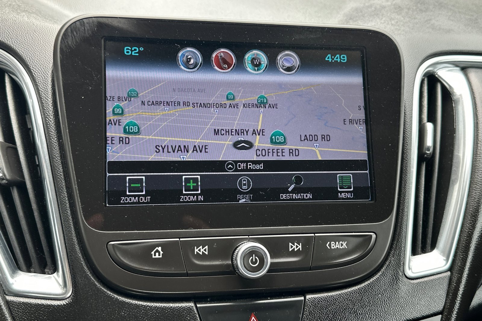 Used 2018 Sandy Ridge Metallic Chevrolet Premier image 18