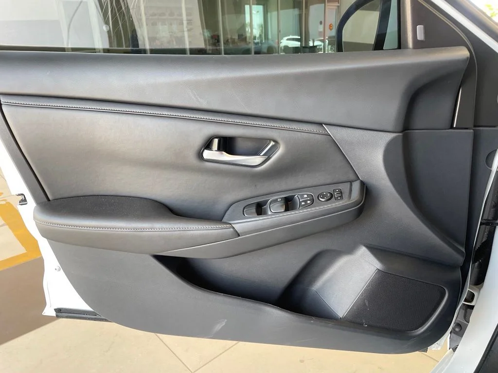 Used 2025 White Nissan SV image 9