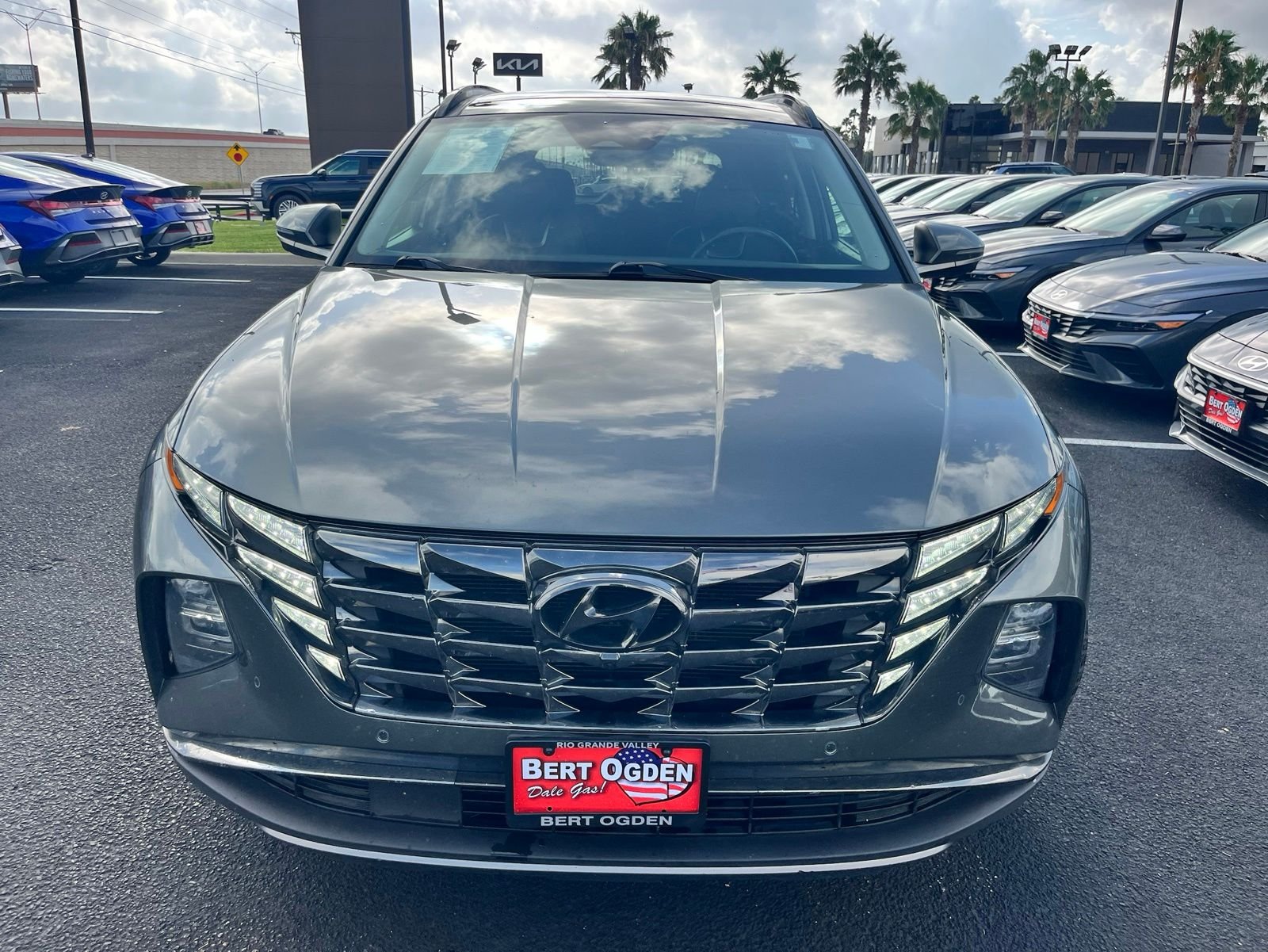 Used 2022 Gray Hyundai Limited image 2