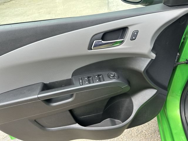 Used 2016 Green Chevrolet LT image 17