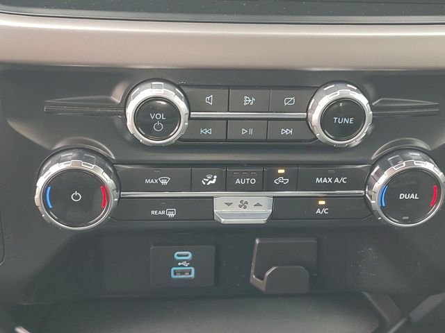 Used 2024 White Ford XLT image 17