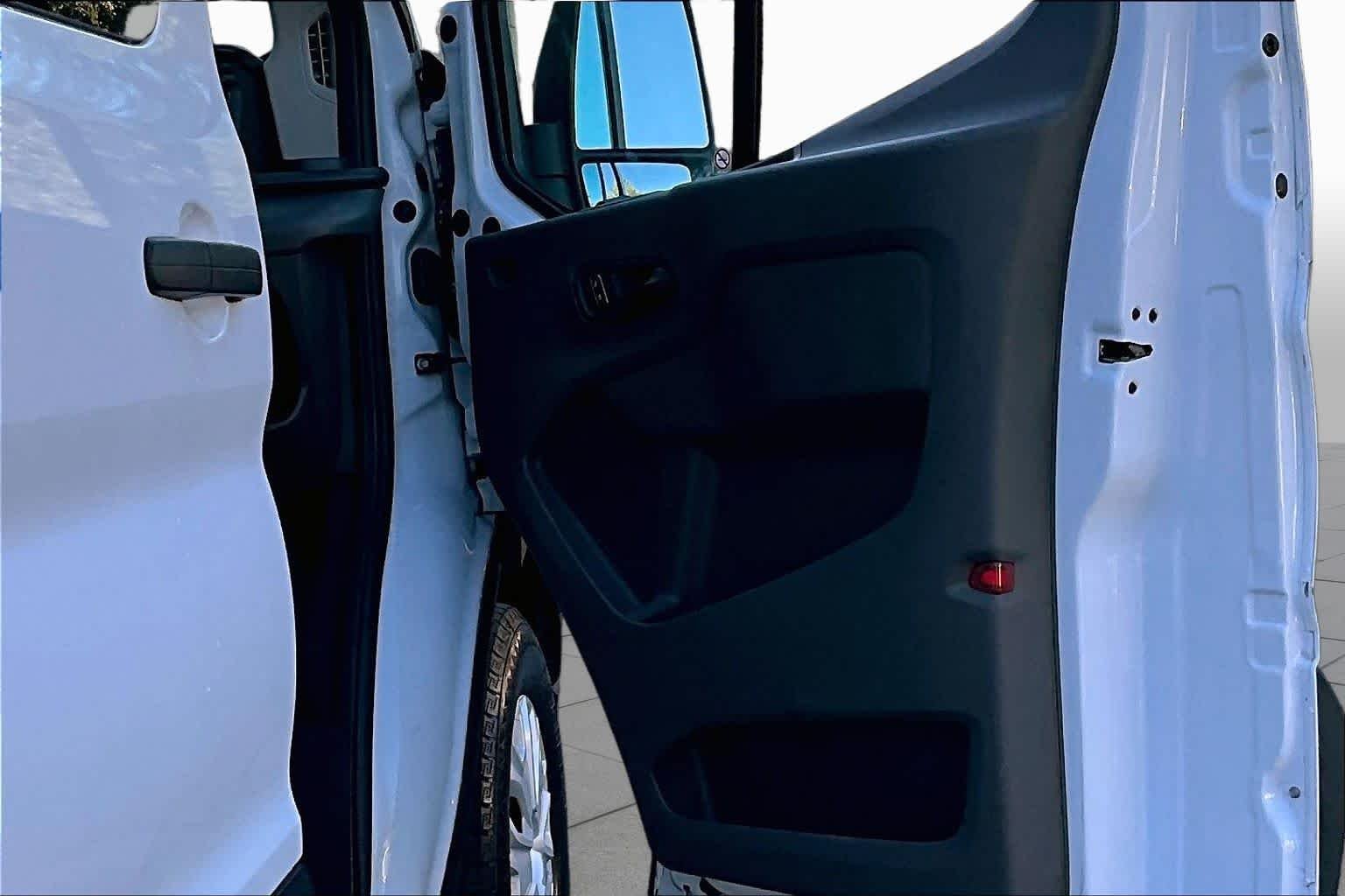 Used 2023 Oxford White Ford  image 20
