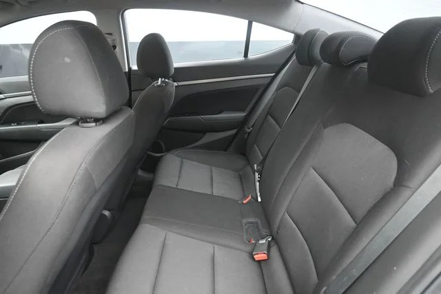 Used 2018 Silver Hyundai Value Edition image 19