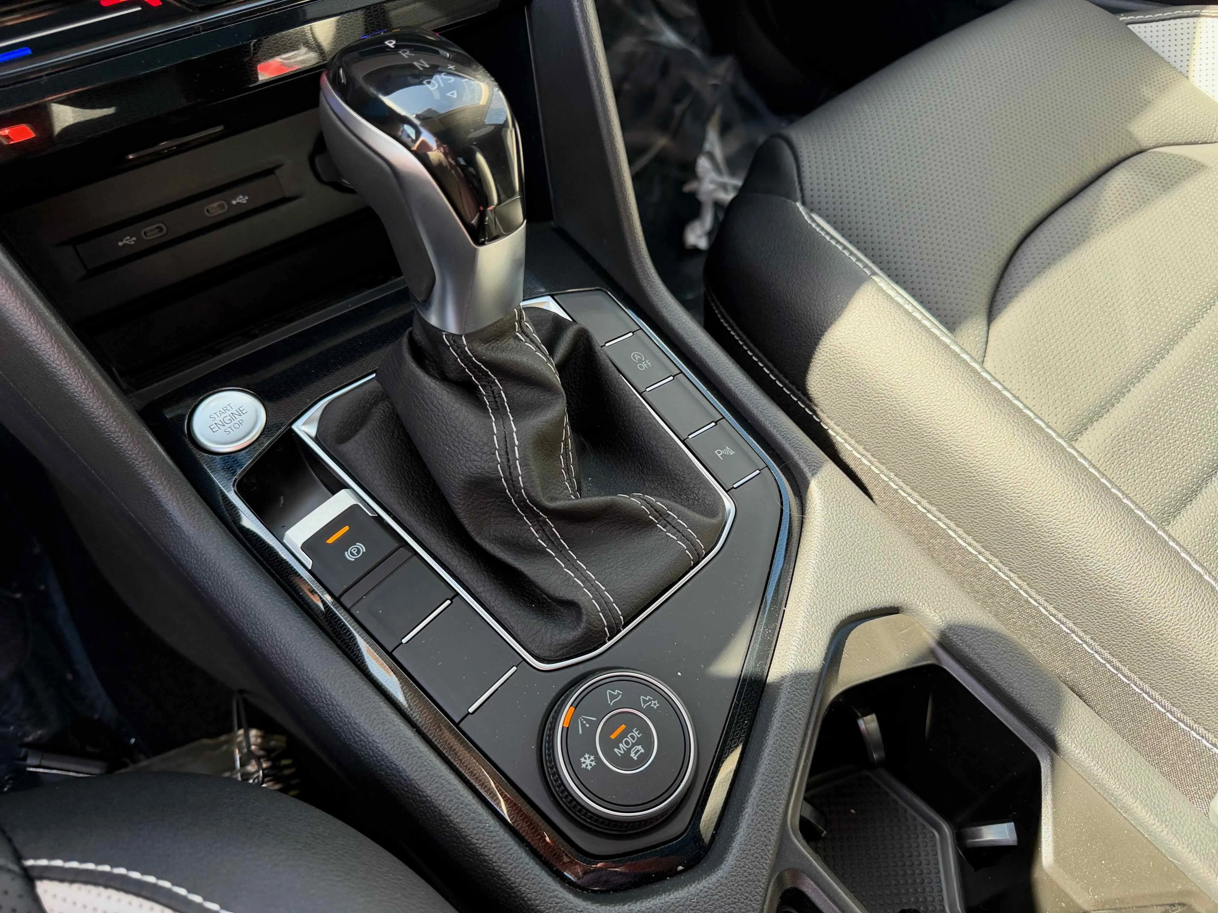 New 2026 Deep Black Volkswagen SEL image 24