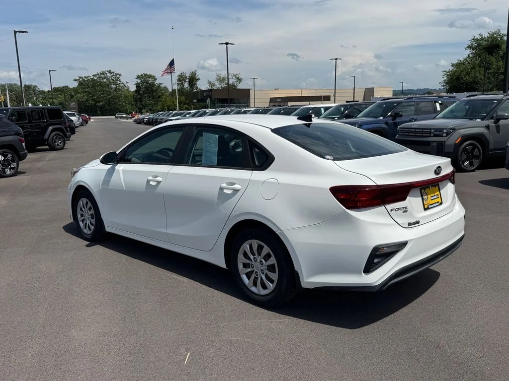 Used 2020 White Kia FE image 4