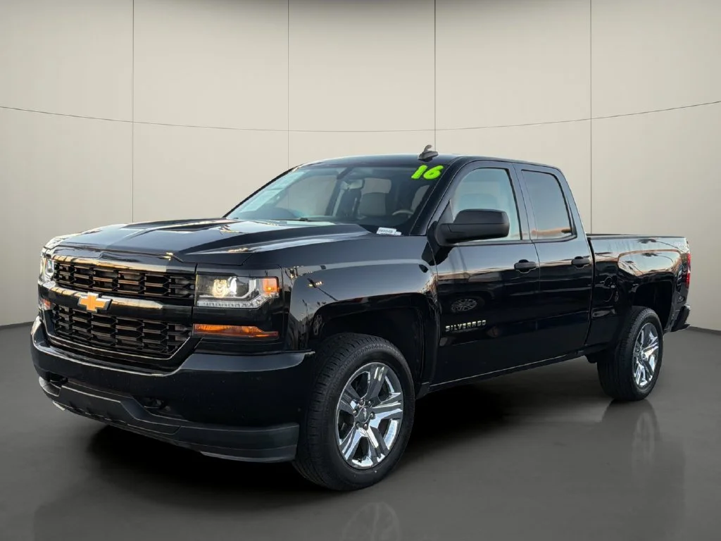 Used 2016 Black Chevrolet Custom image 3