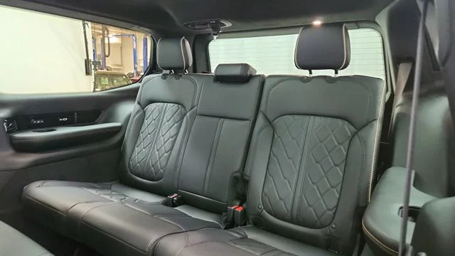 New 2026 Silver-Zynith Exterior Paint Jeep Summit Reserve image 23