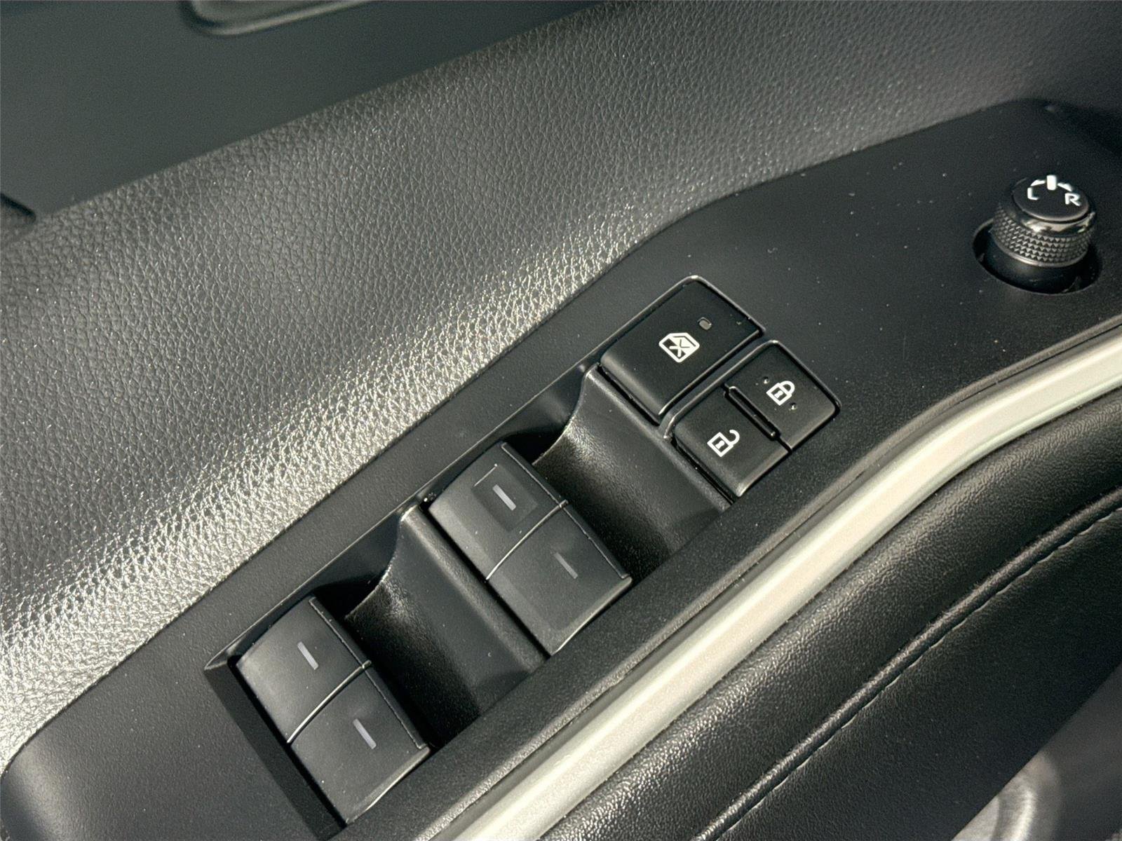 2023 Toyota Highlander L - Photo 25
