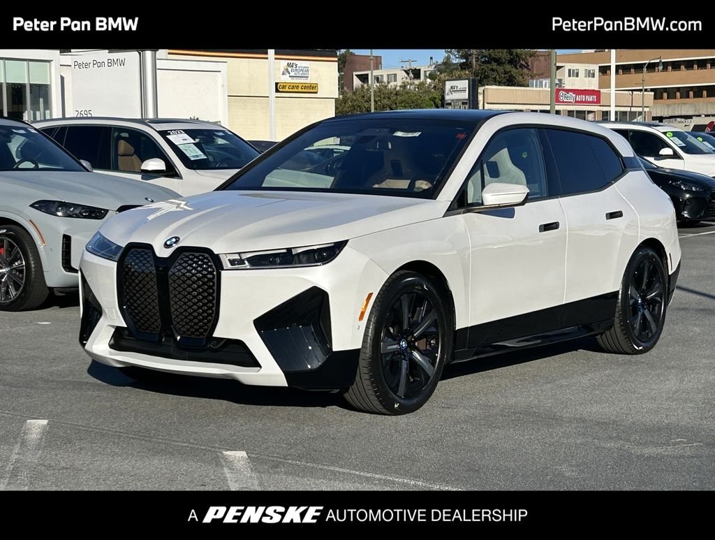 2023 BMW iX M60's photo
