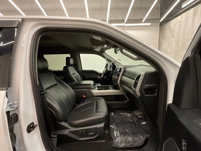 Used 2020 White Ford Lariat image 23