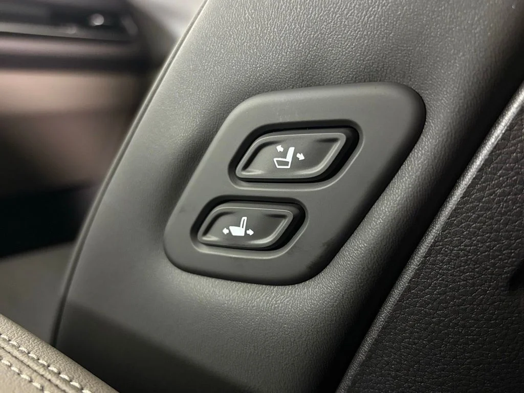 New 2026 Ceramic Silver Kia EX image 35