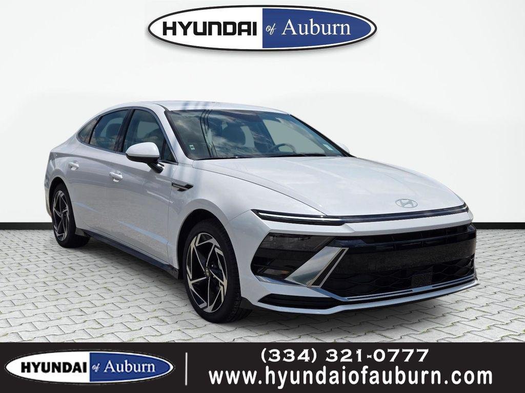 New 2026 White Hyundai SEL Sport image 1