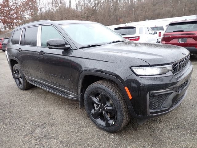 New 2026 Diamond Black Crystal Pearl-Coat Exterior Paint Jeep Limited image 9