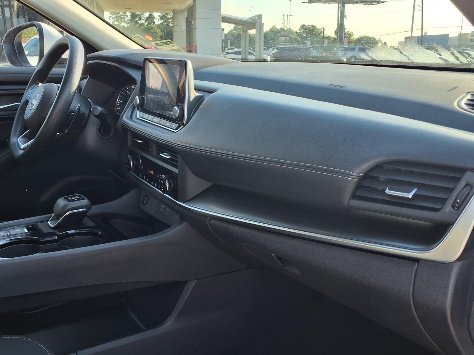 2024 Nissan Rogue SV White at Robbins Nissan