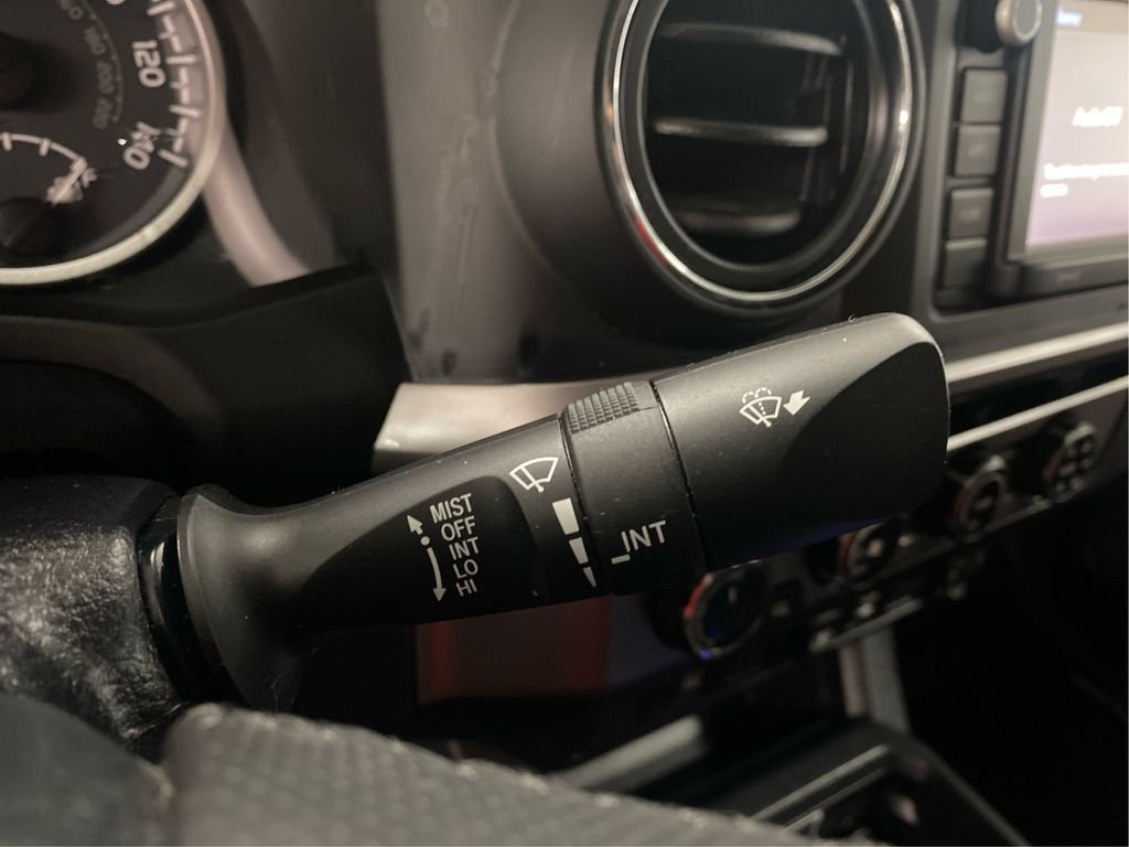 Used 2018 Black Toyota SR5 image 22