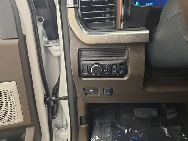 New 2026 Star White Metallic Tri-Coat Ford F-350® King Ranch® image 44
