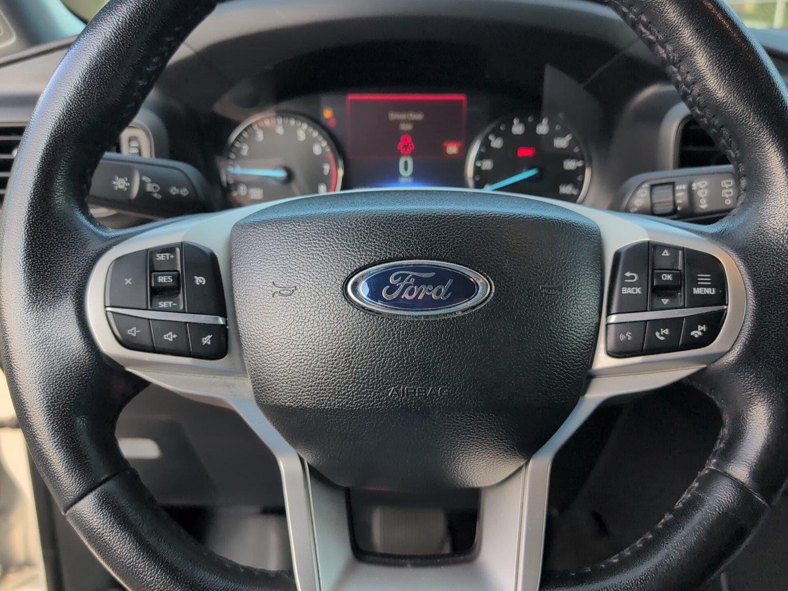 Used 2023 Star White Metallic Tri-Coat Ford XLT image 24