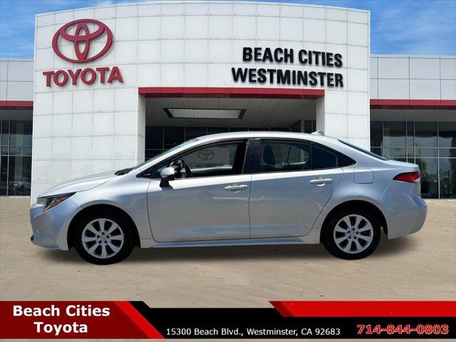 Certified Used 2023 CLASSIC SILVER METALLIC Toyota  image 7