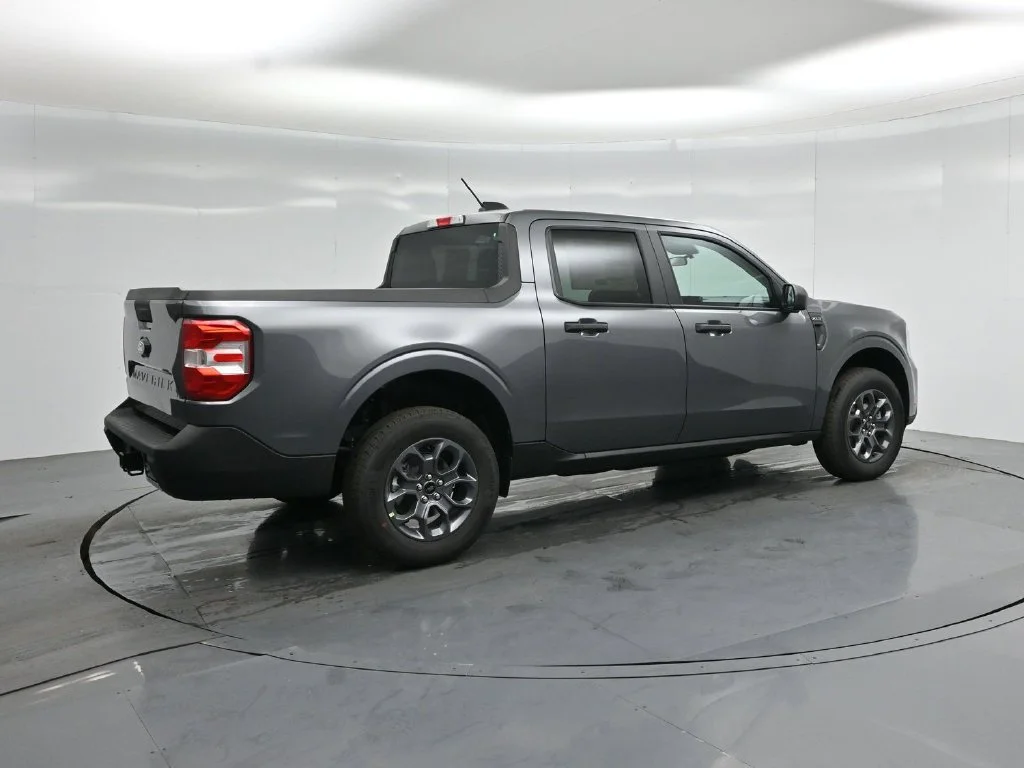 New 2026 Carbonized Gray Metallic Ford XLT image 23