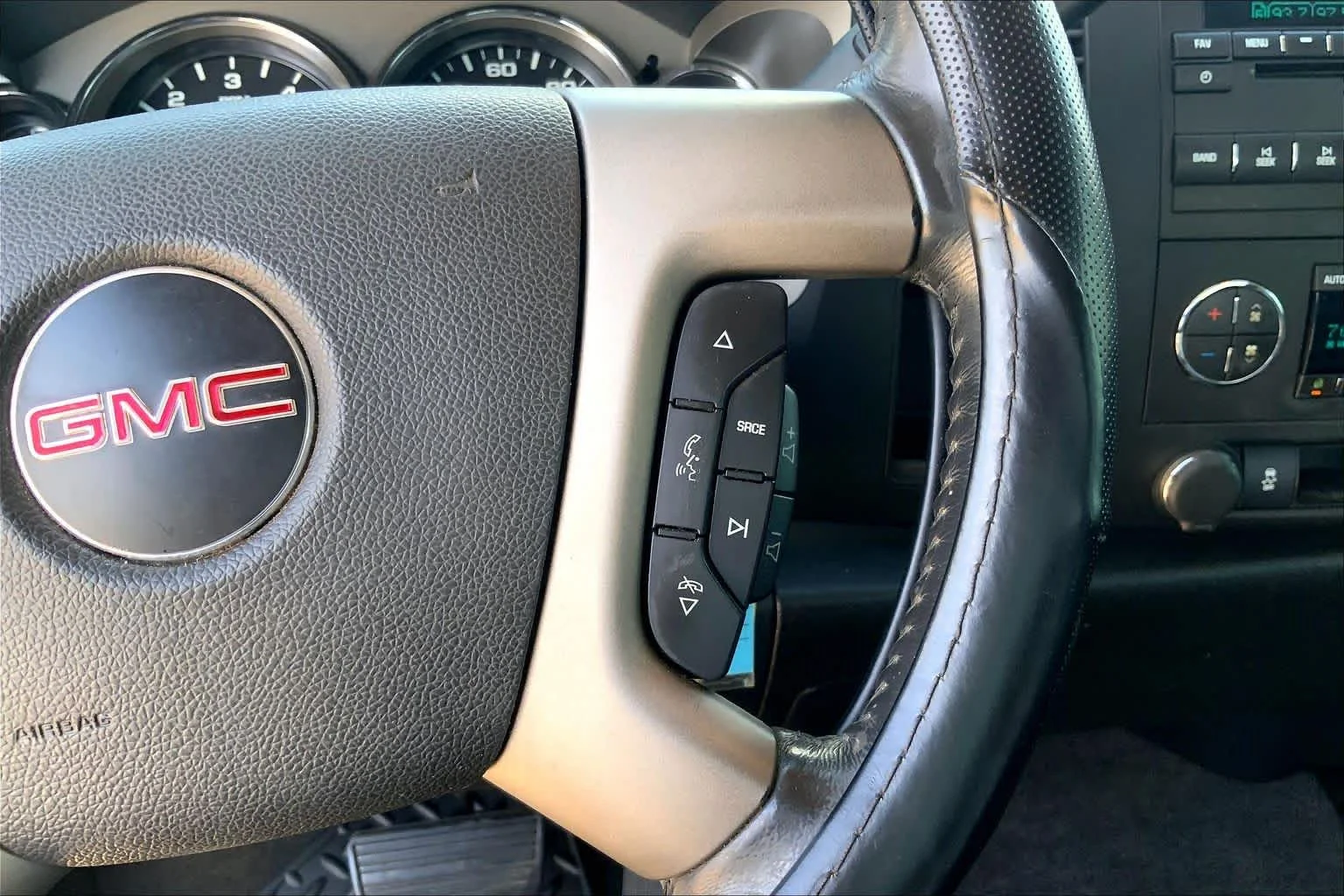 Used 2012 Quicksilver Metallic GMC SLE image 22