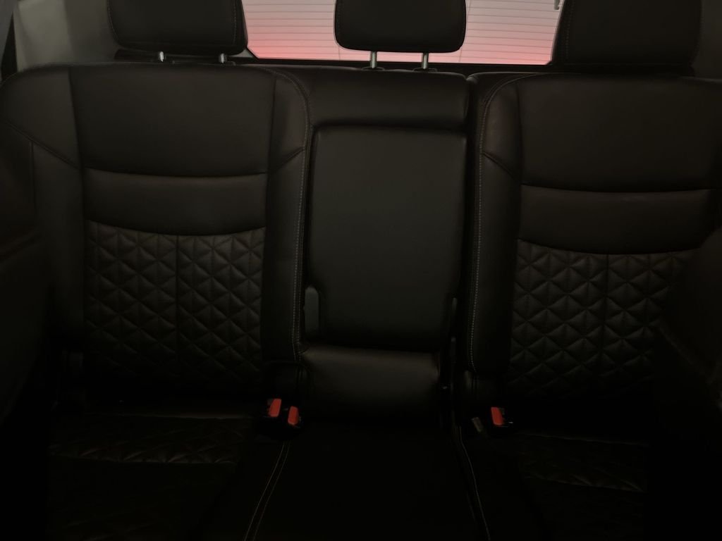 Used 2021 Gray Nissan Platinum image 12