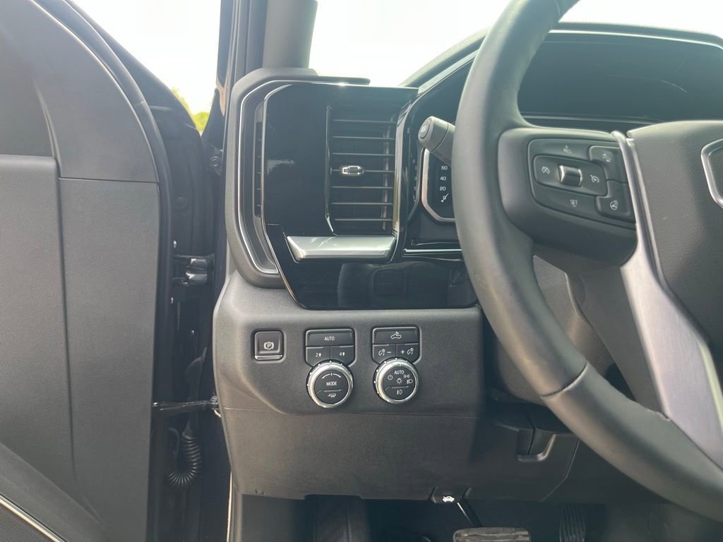 Used 2026 Titanium Rush Metallic GMC Elevation image 17