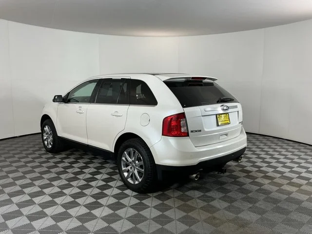 Used 2011 White Platinum Clearcoat Metallic Ford Limited image 7