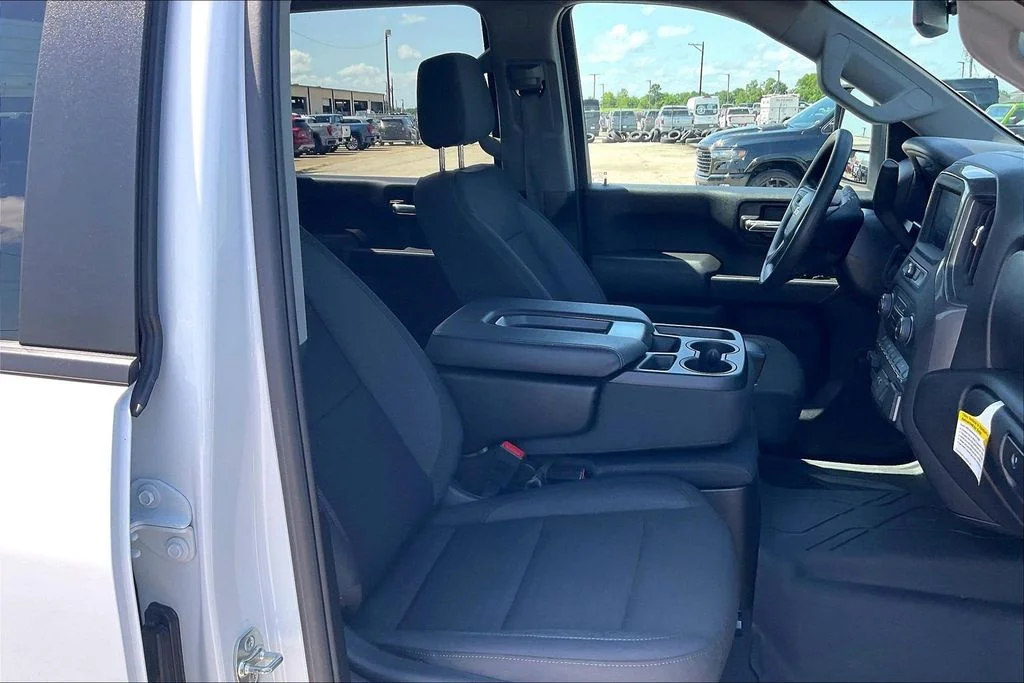 Used 2025 White Chevrolet Custom image 30