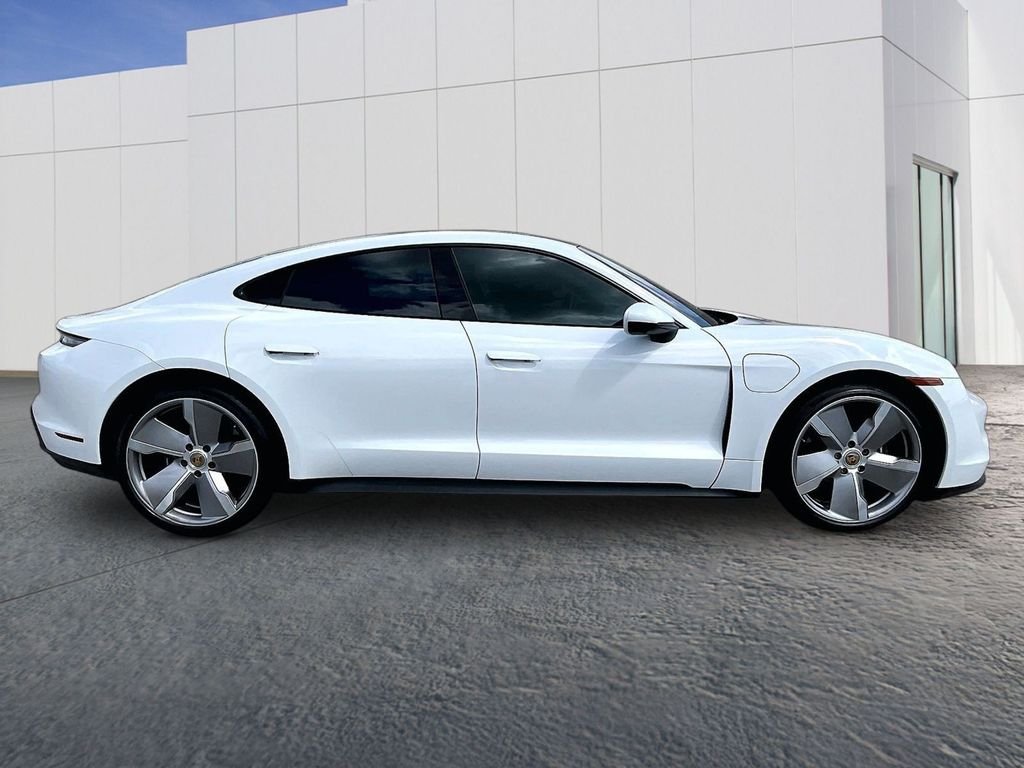 Used 2024 White Porsche  image 8