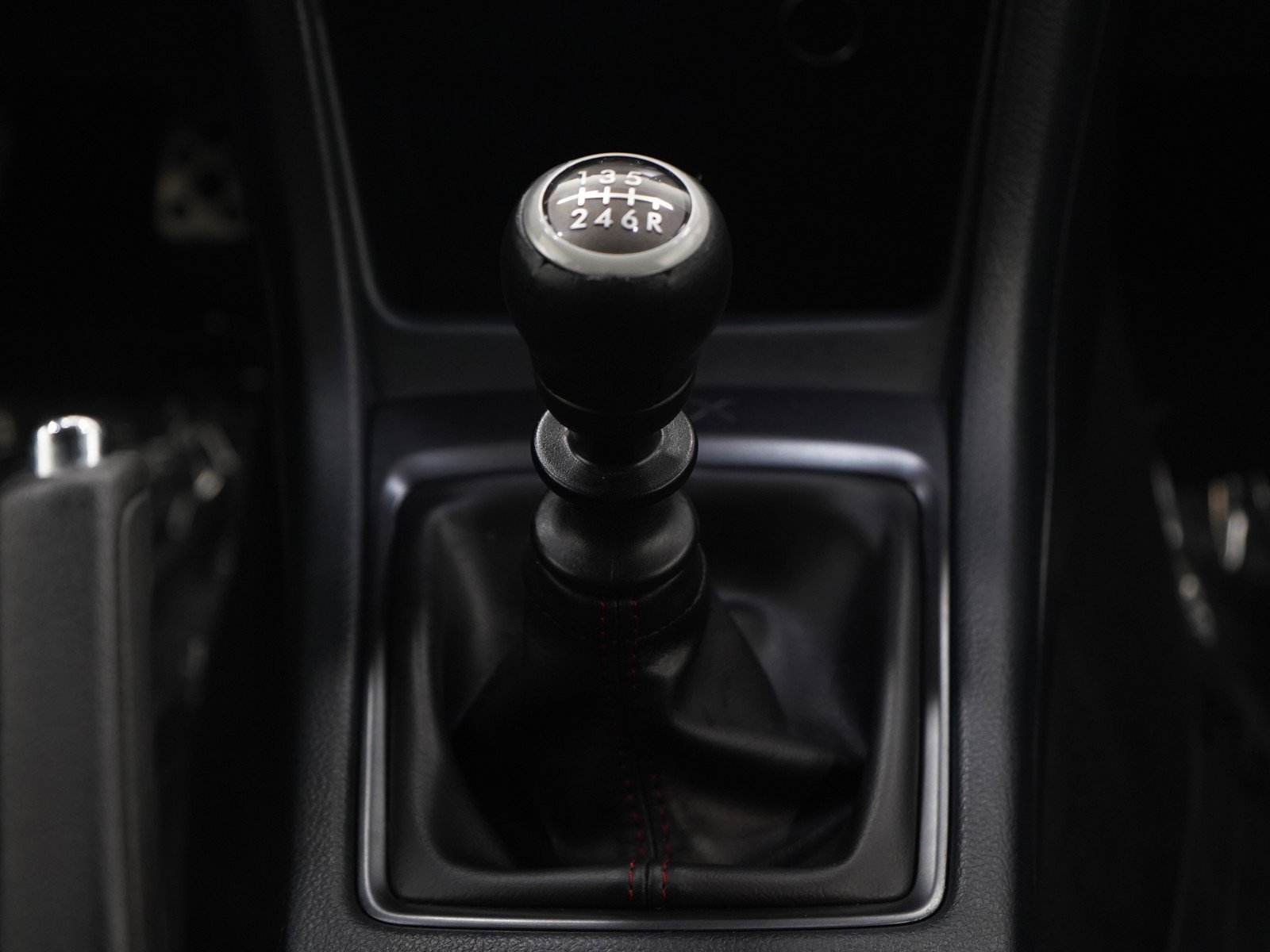 Used 2018 Ice Silver Metallic Subaru  image 16