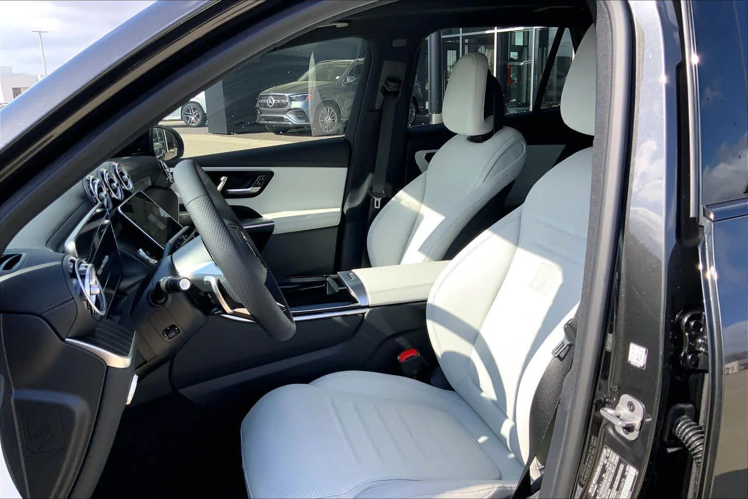 New 2026 Graphite Grey Metallic Mercedes-Benz GLC 300 image 9