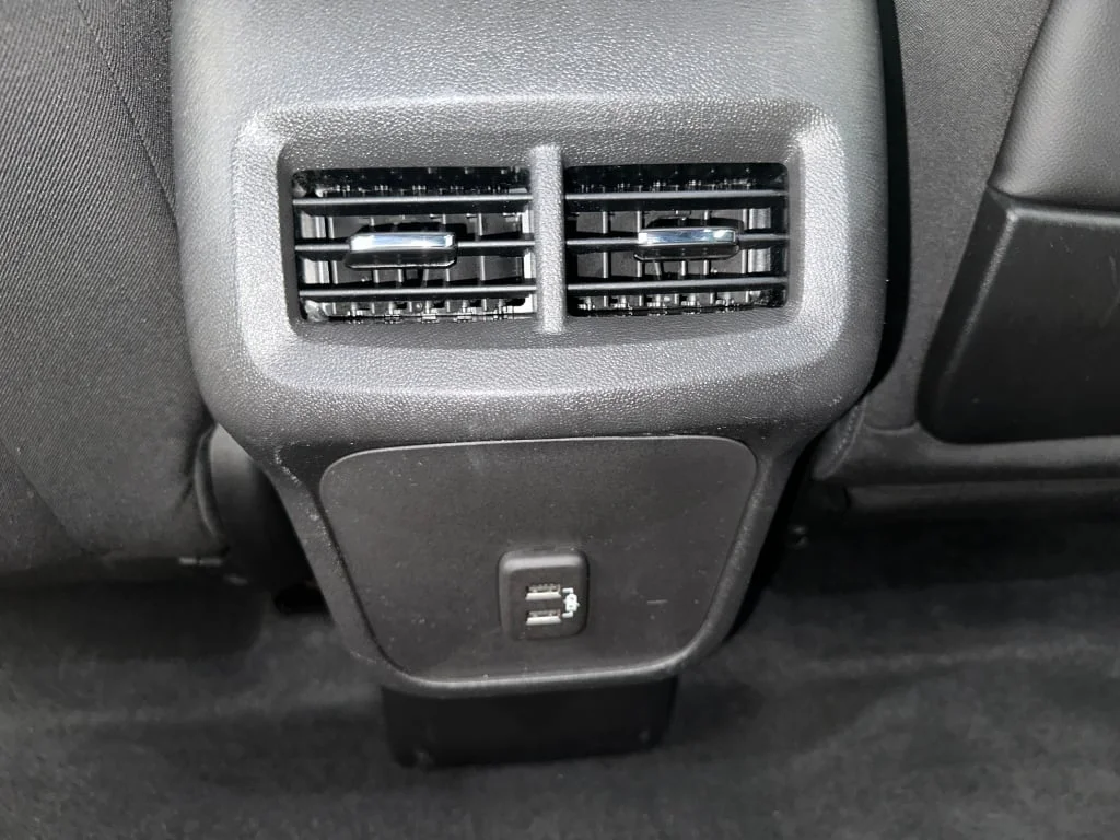 Used 2023 Summit White GMC SLE image 21