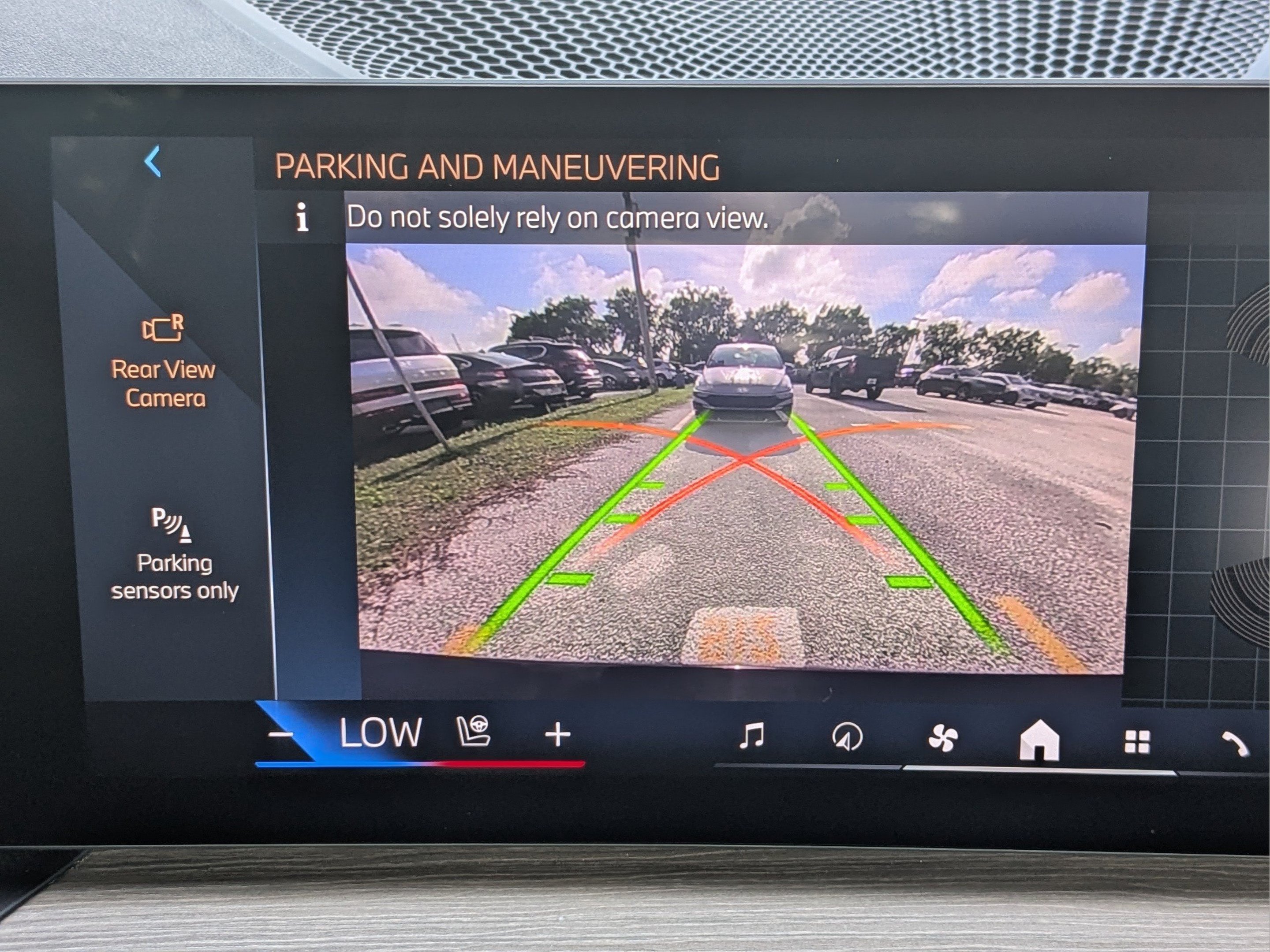 2025 BMW 3 Series 330i - Photo 24