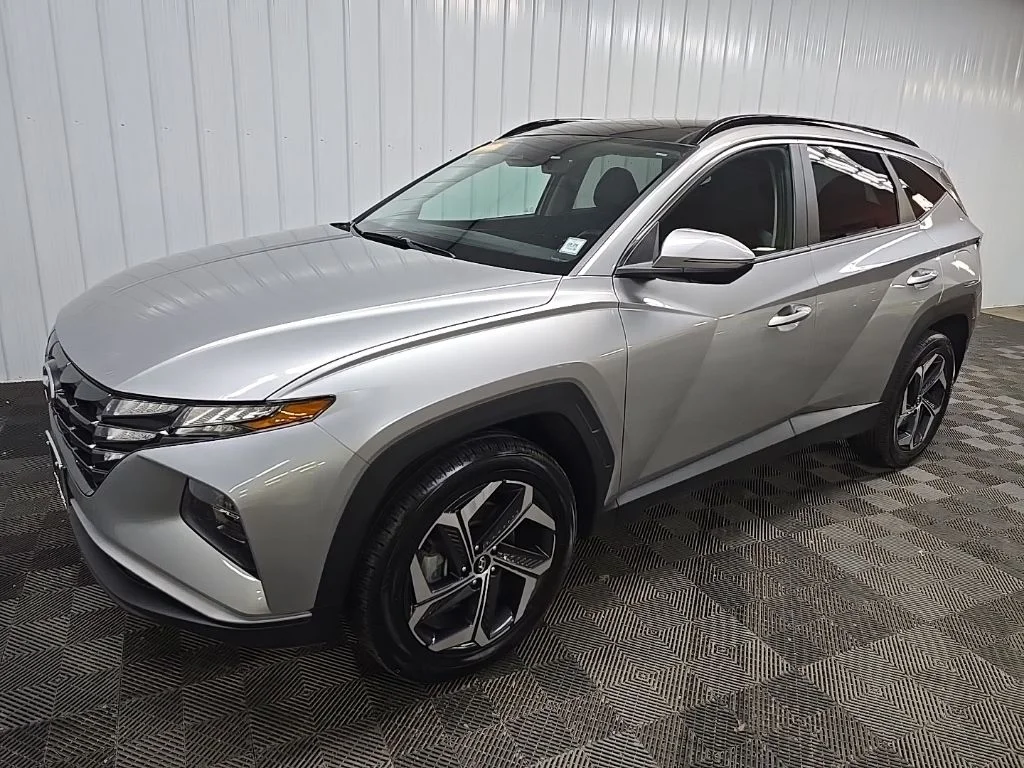 Used 2024 Silver Hyundai SEL Convenience image 8