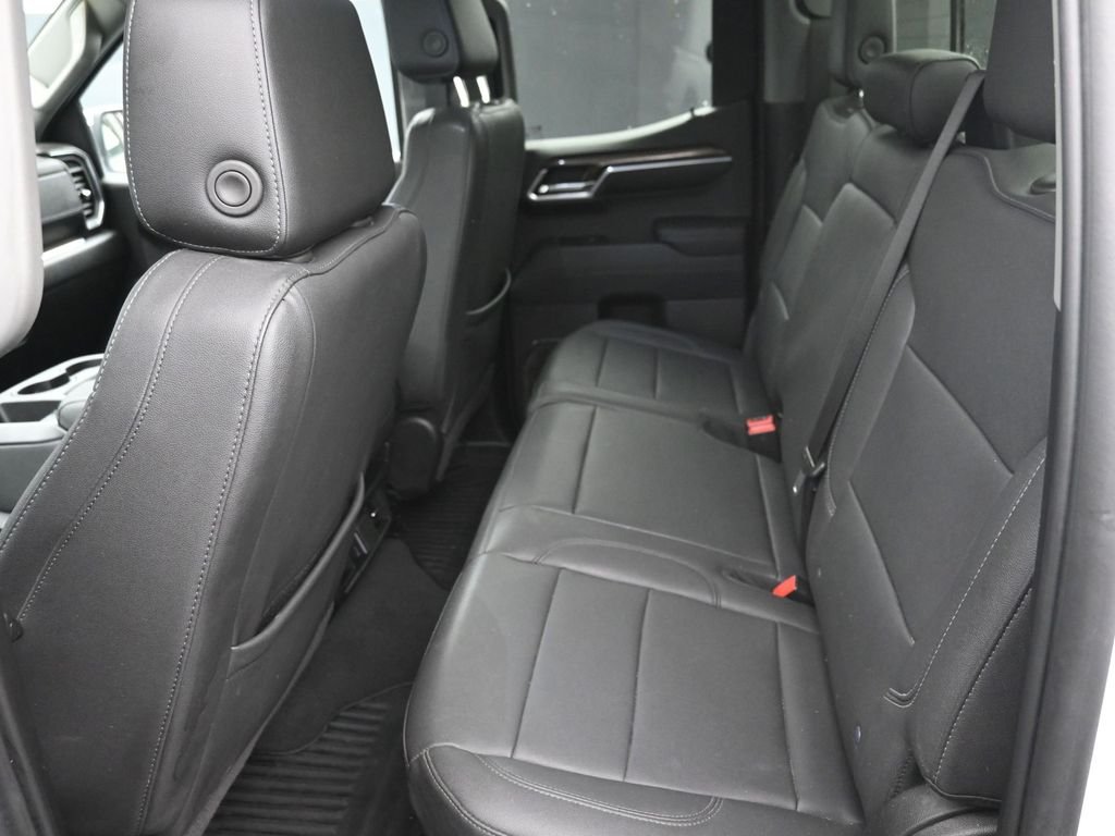 Used 2025 White Chevrolet LT image 12