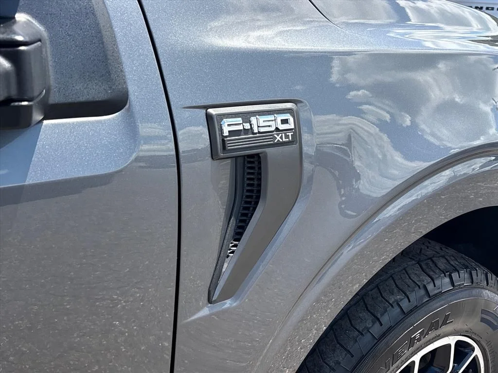 Used 2023 Gray Ford XLT image 11