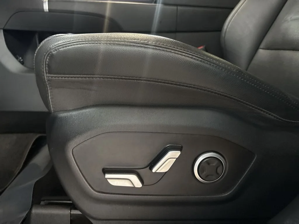 Used 2025 Gray Hyundai Limited image 12