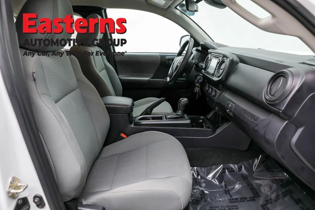 Used 2019 White Toyota SR image 21