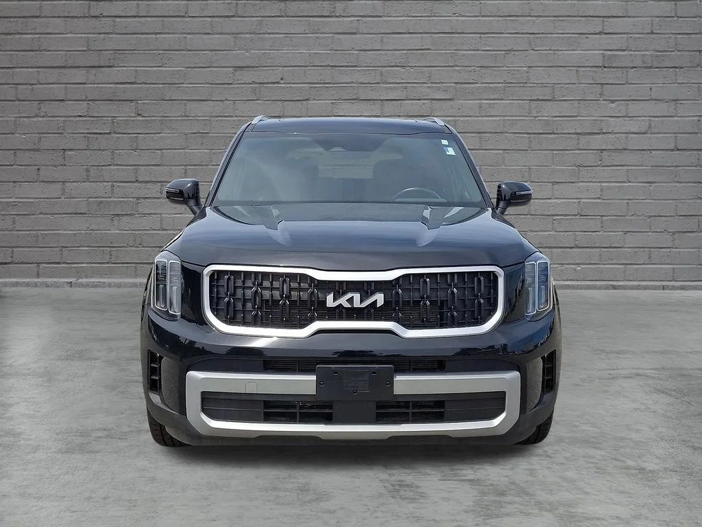 Used 2023 Ebony Black Kia EX image 4