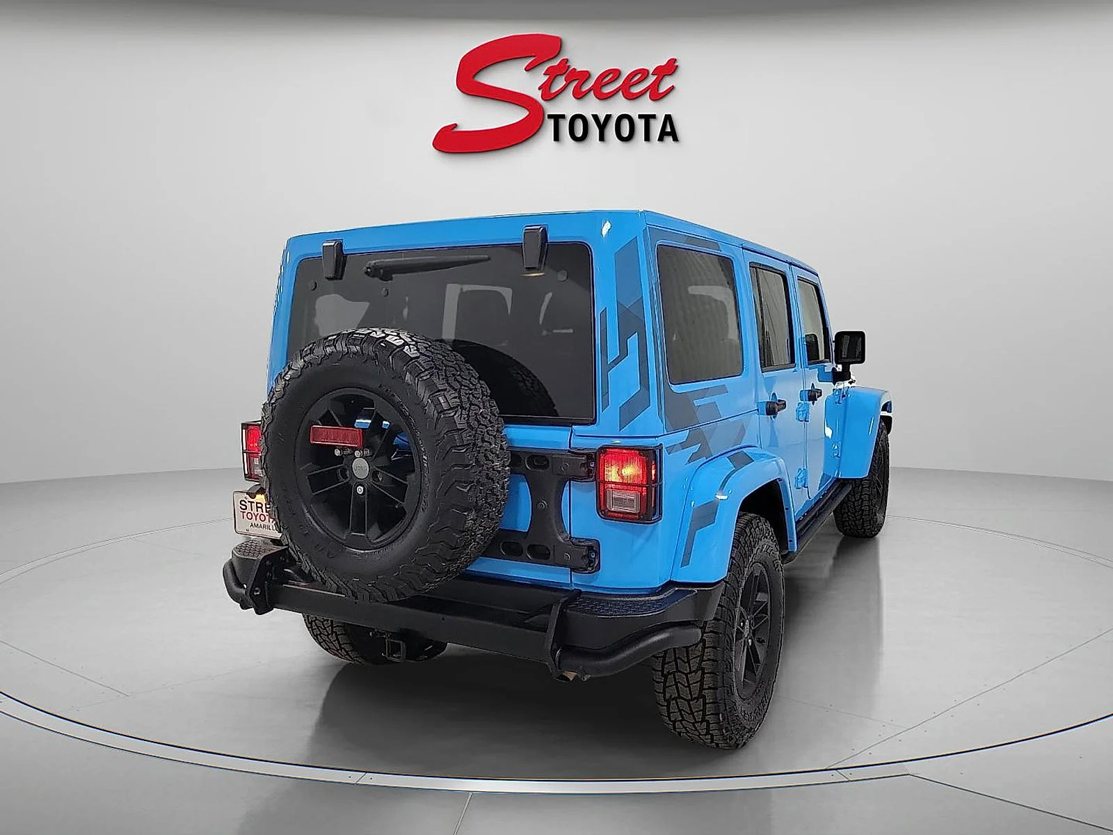 Used 2017 Chief Clearcoat Jeep Winter image 4