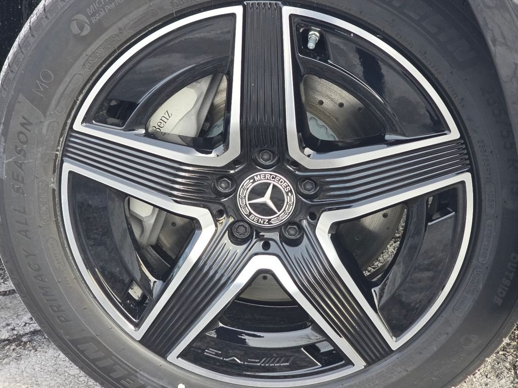 New 2026 Graphite Grey Metallic Mercedes-Benz GLC 300 image 11