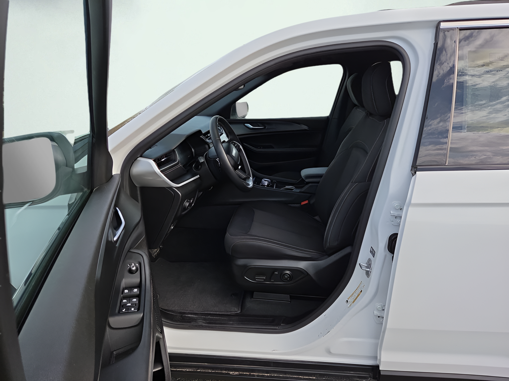 Used 2024 White Jeep Laredo X image 11