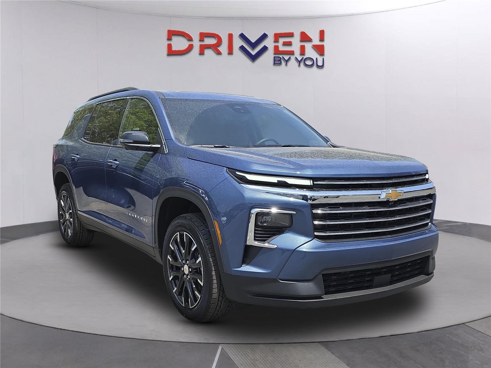 2026 Chevrolet Traverse LT - Photo 2