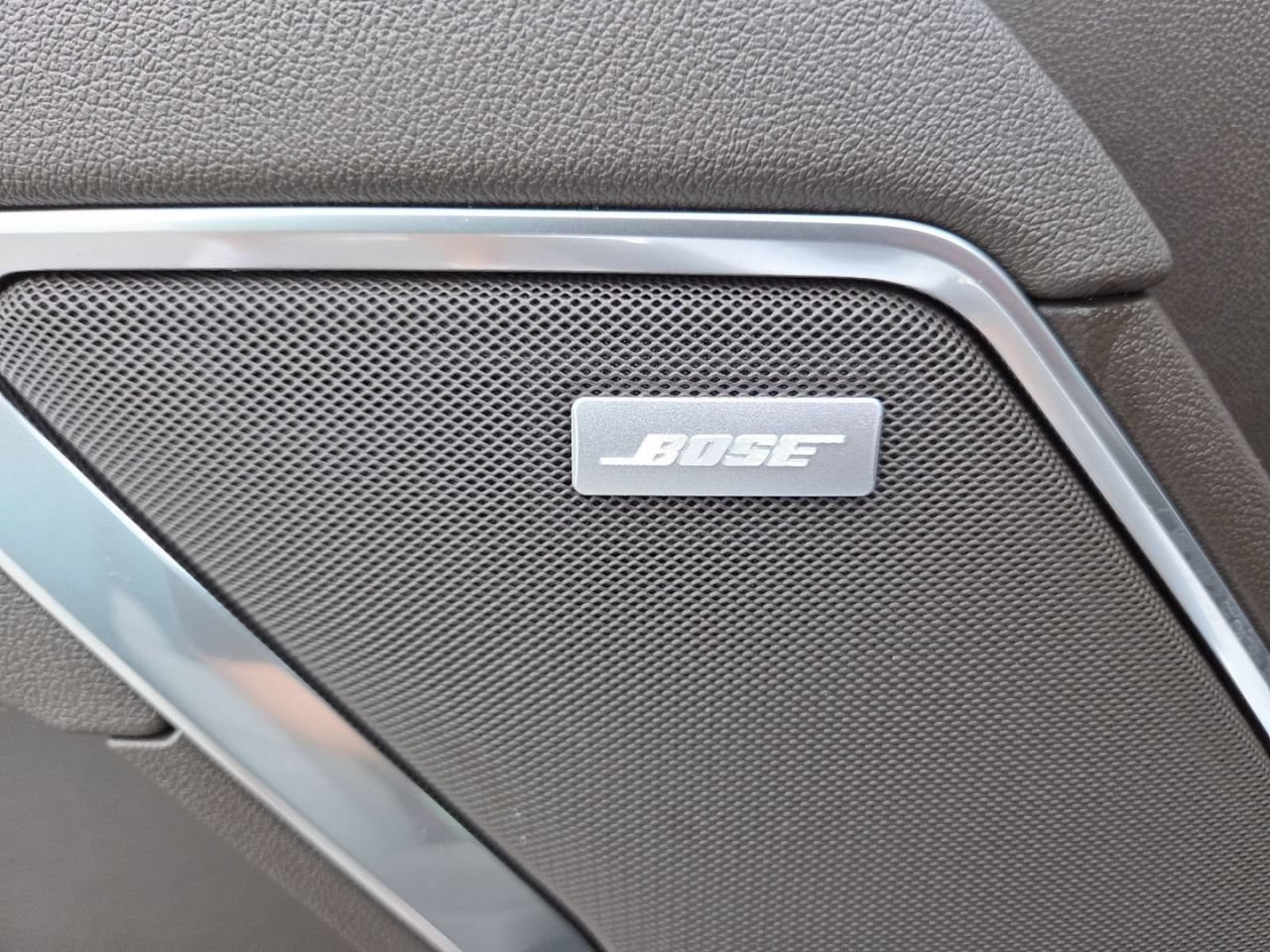 2026 GMC Sierra 1500 SLT - Photo 15